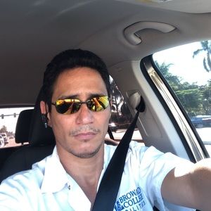 Meet your Posher, Sidney